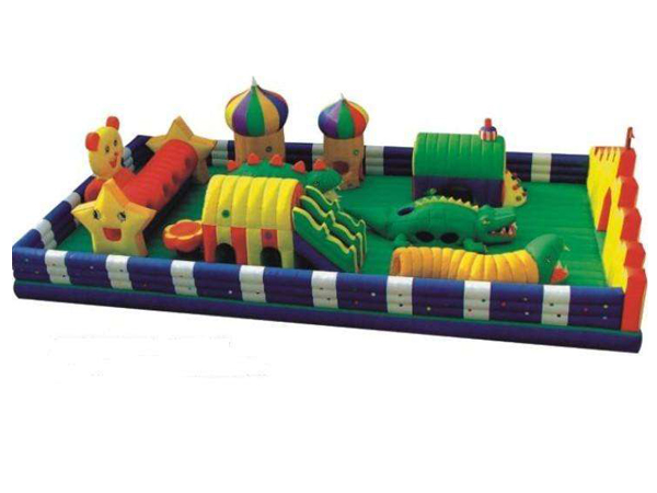 Inflatable crocodile castle