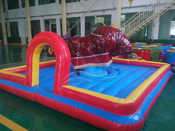 Inflatable rodeo bull
